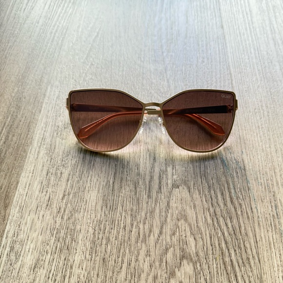 quay australia in pursuit pink & gold oversized cat eye sunglasses eyewear NEW